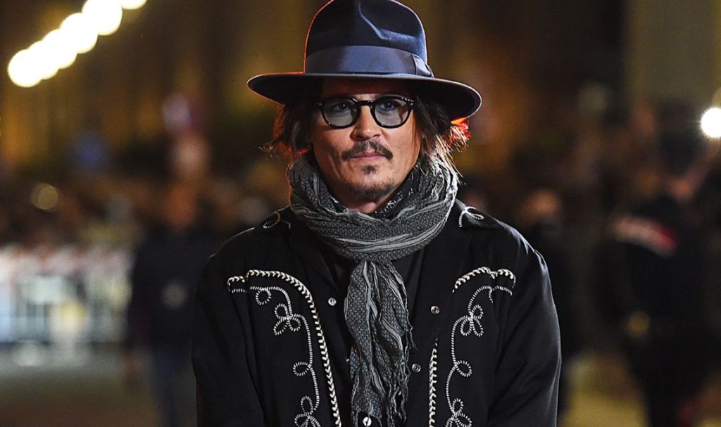 Johnny Depp regressa ao grande ecrã como rei Luís XV - SIC Notícias