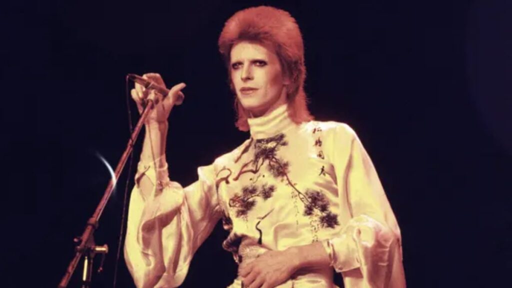 David Bowie Manuscrito De Starman Fue Subastado En Más De 200 Mil Dólares Radio Cumbre